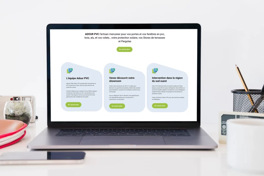 Présentation des services Adour PVC sur ordinateur portable