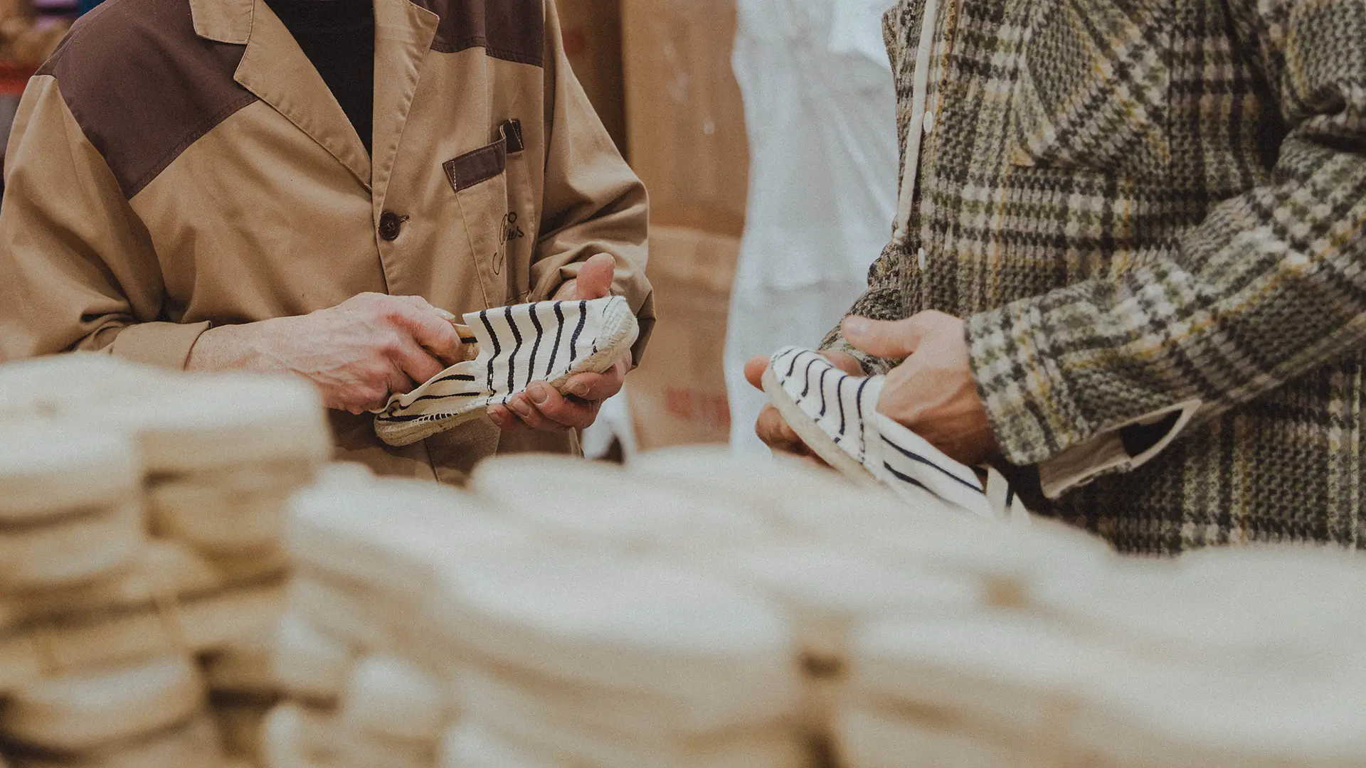 Fabrication d'espadrilles Bayona à l'atelier
